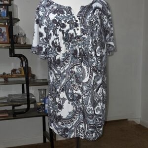 Soft and flowy a.jesdani paisley tunic blouse